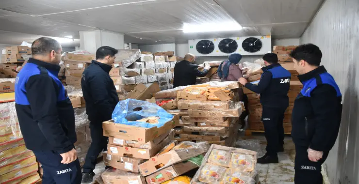 50 TON KÜFLÜ TAVUK İMHA EDİLDİ