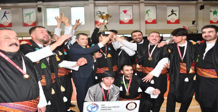 Siverek Belediyesi Halk Oyunlarında İl Birincisi Oldu