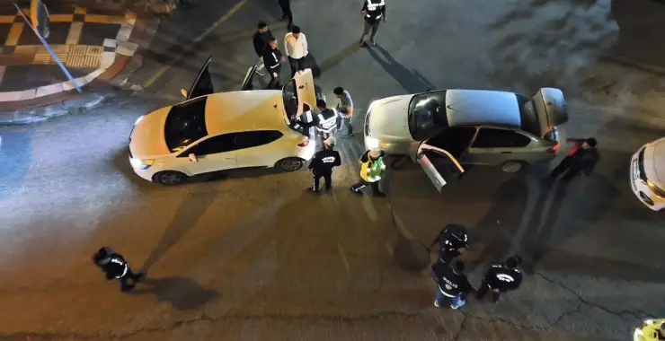 “Huzur-63” Uygulaması: 2 Aranan Şahıs Yakalandı