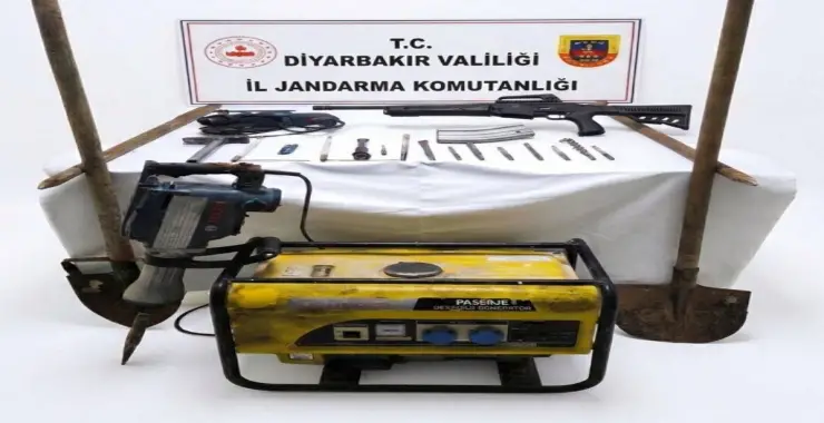 Hazro’da Kaçak Kazı Operasyonu: 5 Şüpheli Suçüstü Yakalandı