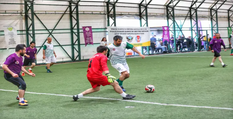 Kurumlar arası futbol turnuvası başladı 