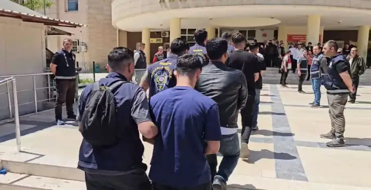 Sahte web siteleri ve sosyal medya dolandırıcılarına operasyon; 42 gözaltı