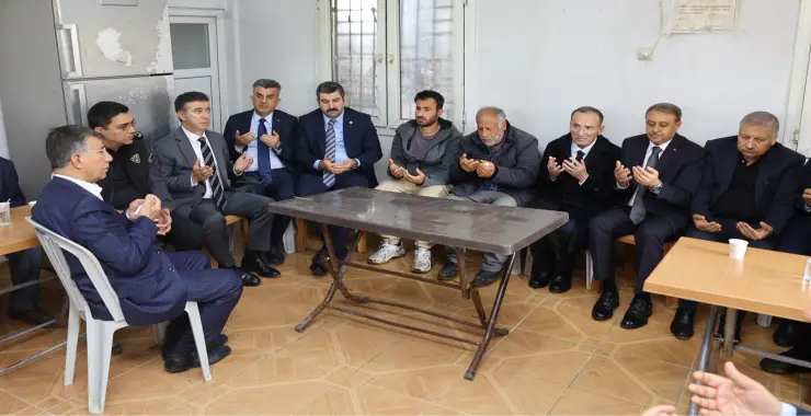 Bekir Bozdağ’dan Çakmak Ailesine Taziye Ziyareti