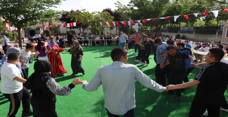 ENGELSİZ HAYATLAR SIRA GECESİYLE MORAL BULDU