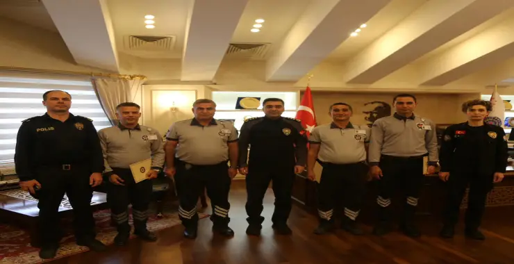 MÜDÜR AKSOY, BAŞARILI GÜVENLİK PERSONELİNİ ÖDÜLLENDİRDİ
