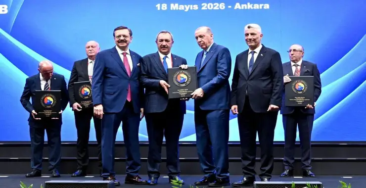 Mehmet Kaya Ödülü’nü Erdoğan’ın Elinden Aldı